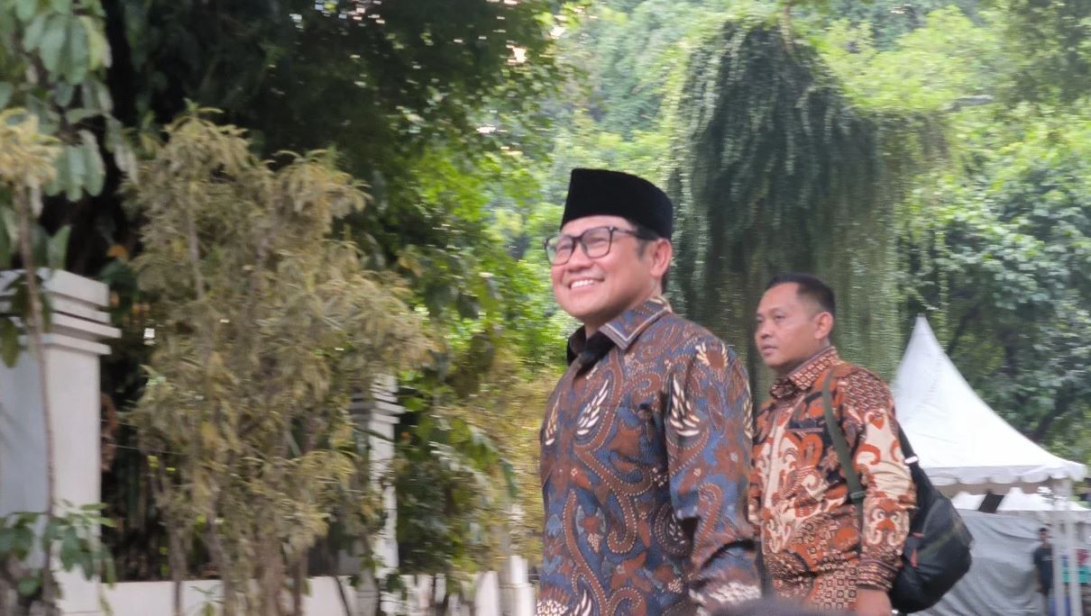 Cak Imin Senyum Manis Masuki Rumah Prabowo