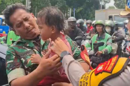 Kisah Heroik Serda Wahyu Selamatkan Balita dari Todongan Pisau ”Kakek” Jahat