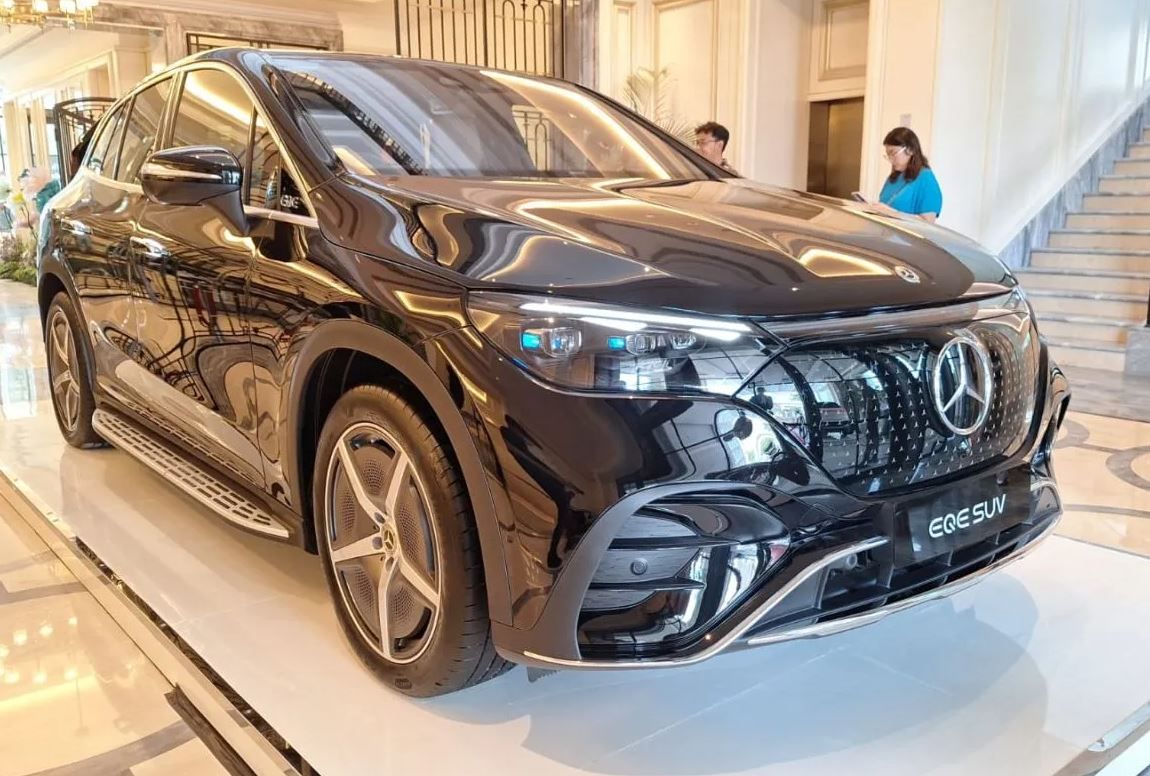 Penjualan Mobil Mercedes Anjok