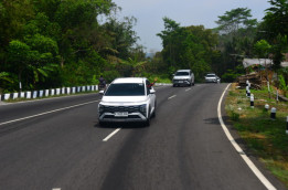 Rencana Larangan Kendaraan BBM, Rakyat Disuruh Beli Mobil Listrik tapi Kemahalan