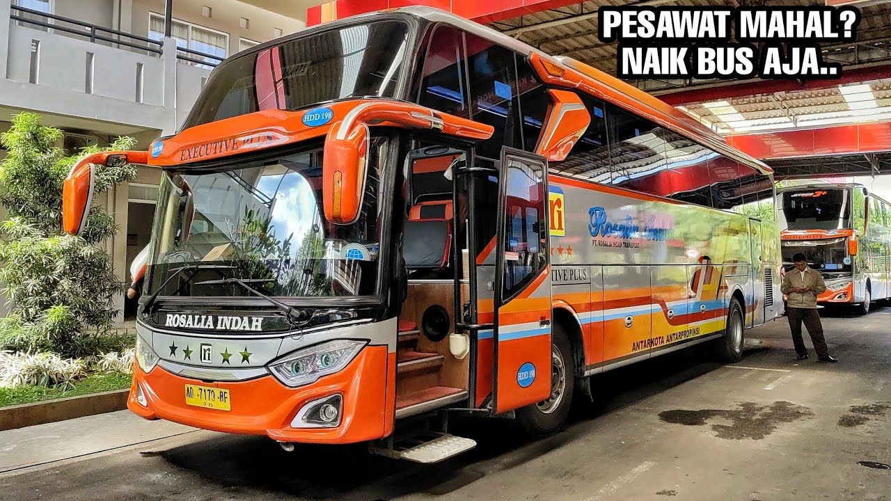 Simsalabim! Laptop Penumpang Bus Rosalia Indah Berubah Jadi Buku