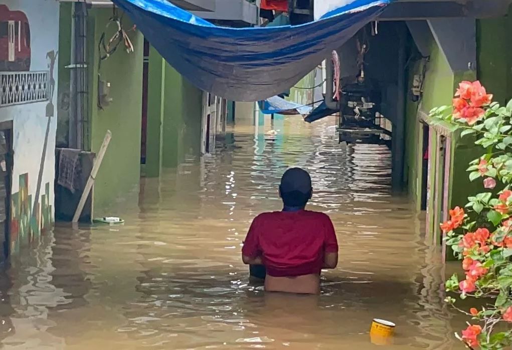 Ciliwung Meluap, Kampung Melayu Tenggelam 2,5 Meter