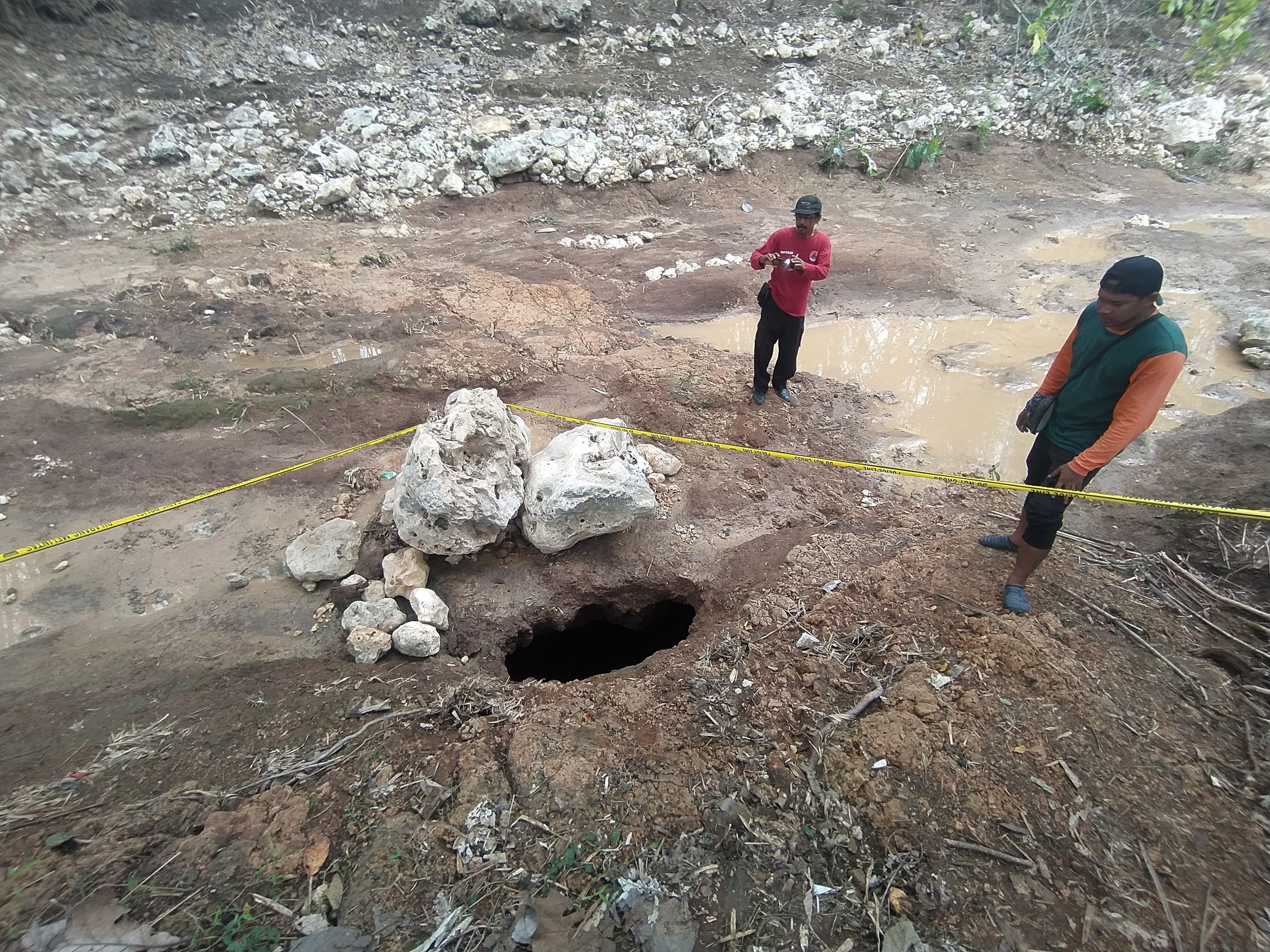 Gempar! Lubang Ini Dituding Sedot Seluruh Air Sungai di Blitar hingga Kering