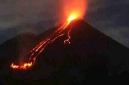 Korban Tewas Berjatuhan, Letusan Gunung  Lewotobi Laki-Laki Bakar Rumah Warga