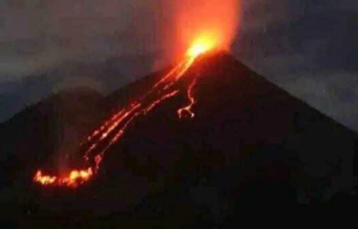 Korban Tewas Berjatuhan, Letusan Gunung  Lewotobi Laki-Laki Bakar Rumah Warga