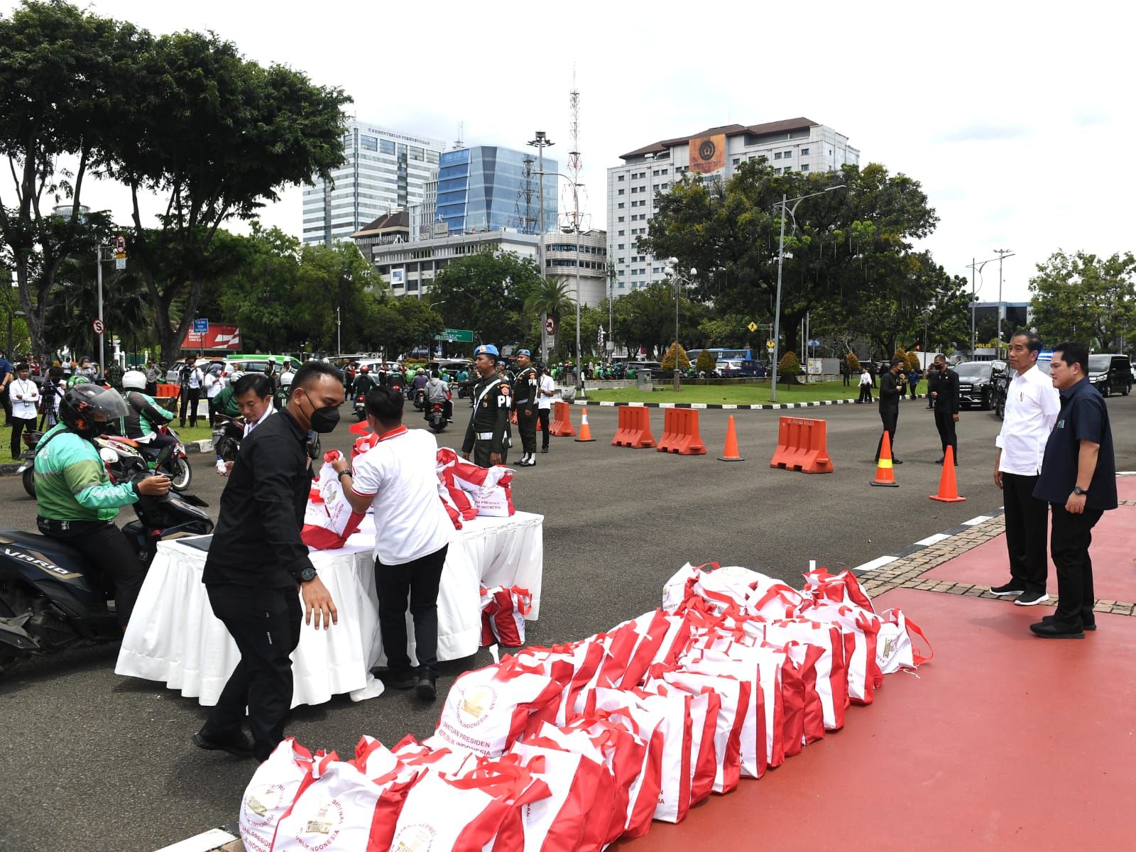 Rentan Disalahgunakan untuk Dulang Suara, Kemendagri Sepakat Tunda Bansos Selama Pilkada