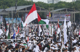 Seruan untuk Peserta Reuni Akbar 212: Yang Bisa Jihad.. Jihad! Yang Bisa Kirim Bantuan.. Kirim!