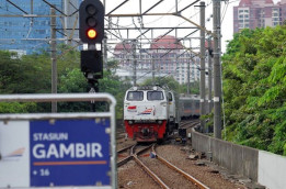 Ada Reuni Akbar 212, Penumpang KA Stasiun Gambir Bisa Naik dari Stasiun Jatinegara