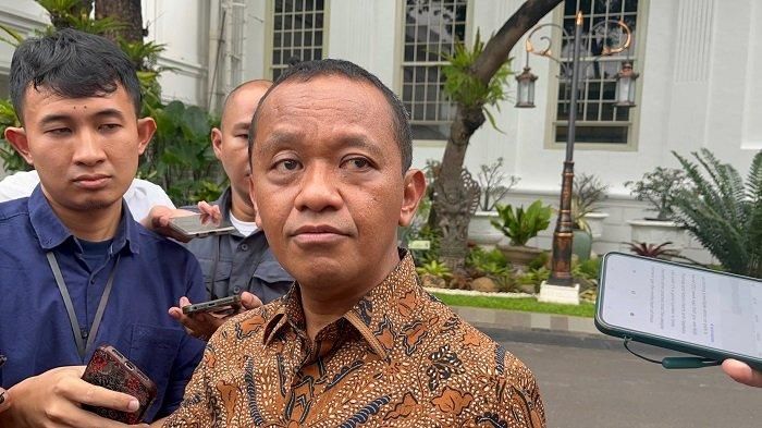 Bahlil Heran 60 Persen BBM Indonesia Impor dari Singapura