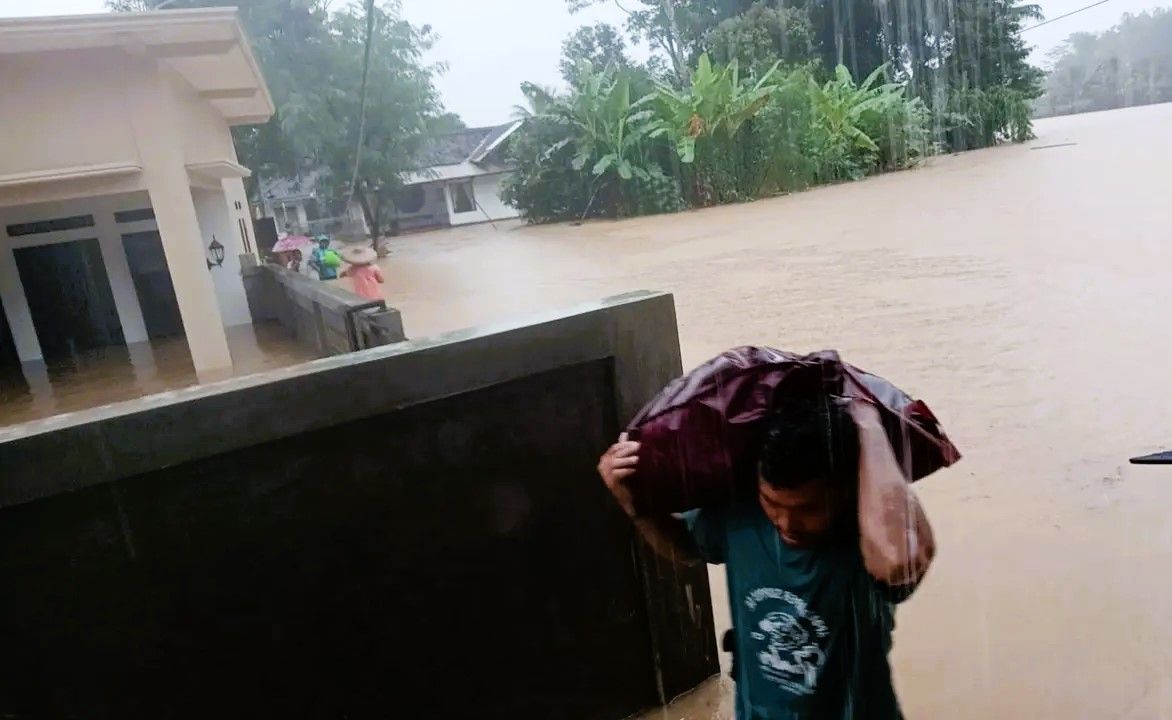 Bencana Banjir dan Longsor Melanda Sukabumi