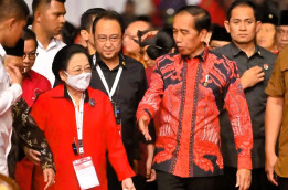 Kisah PDIP dari Membersamai Jokowi Sampai Akhirnya di Pecat