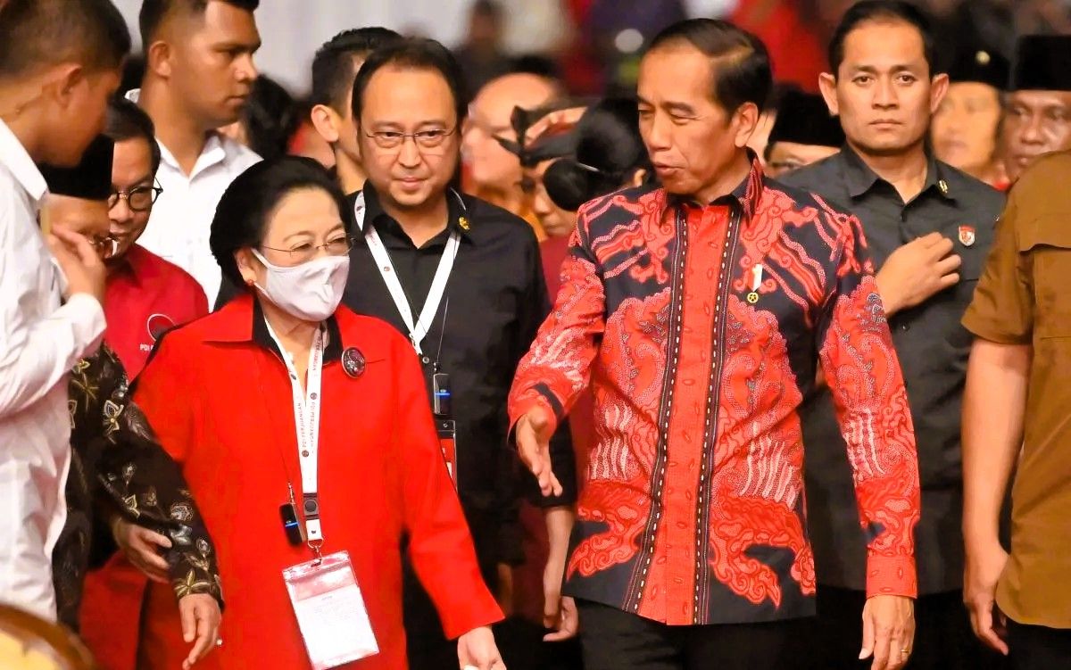 Kisah PDIP dari Membersamai Jokowi Sampai Akhirnya di Pecat