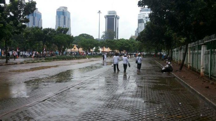 Peserta Reuni 212 Dapat Parkir Kendaraan di Lapangan IRTI Monas, Infak Sekilasnya