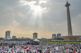 Pintu Monas Dibuka 2 Desember 2024 Pukul 00.30 untuk Peserta Reuni Akbar 212