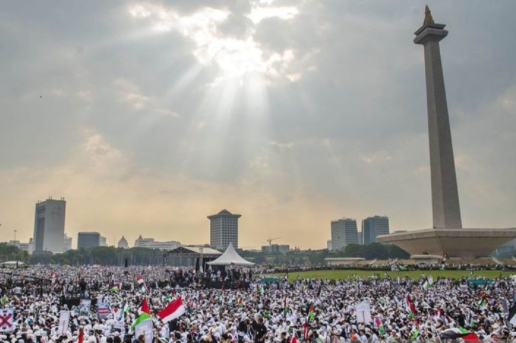 Pintu Monas Dibuka 2 Desember 2024 Pukul 00.30 untuk Peserta Reuni Akbar 212