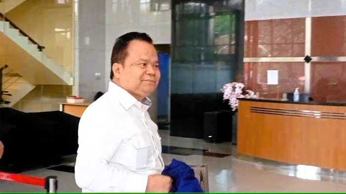 KPK Periksa Eks Dirjen Imigrasi Ronny Sompie Terkait Kasus Suap Hasto Kristiyanto