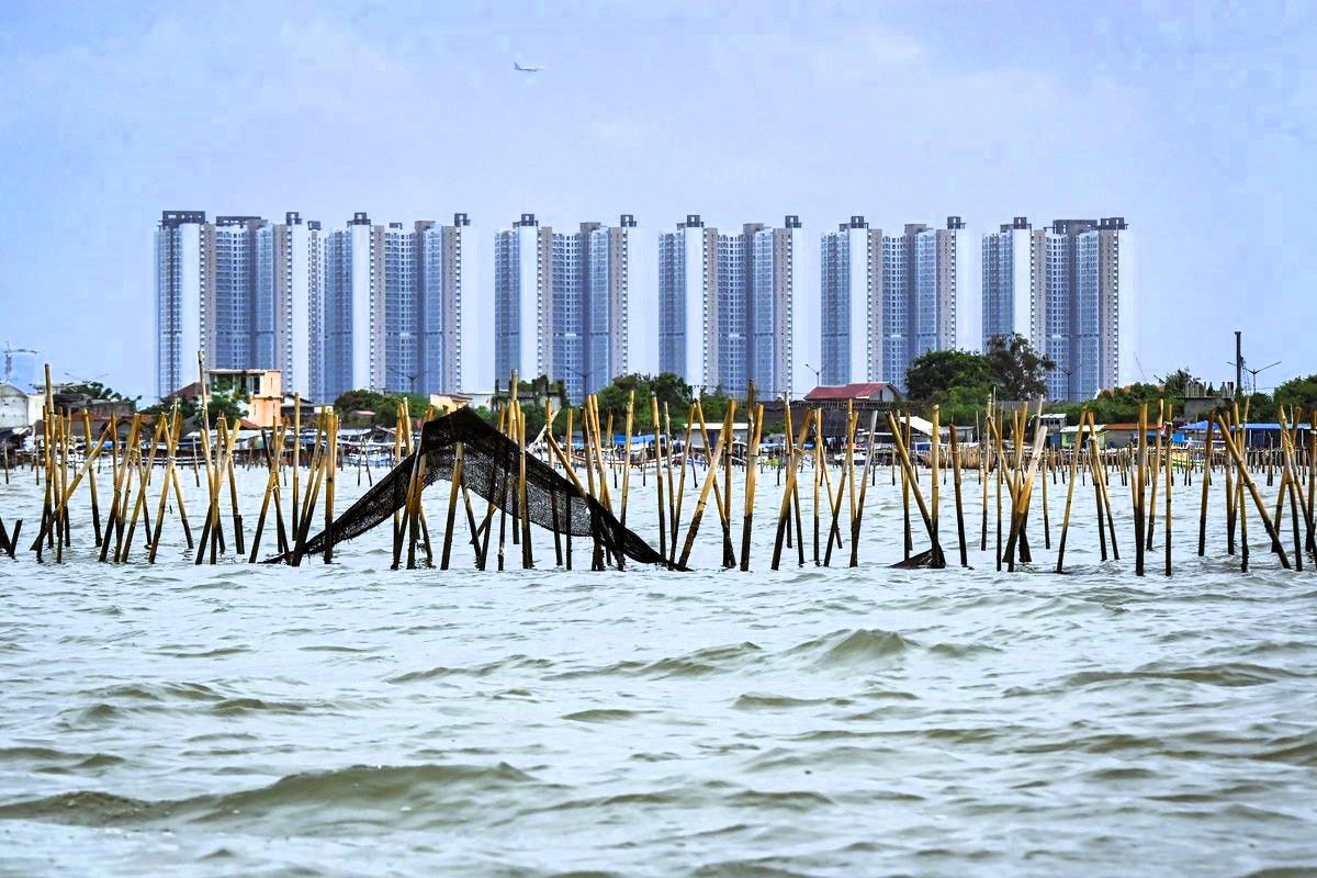 Polemik Pagar Bambu di Pantai Utara Tangerang Swadaya Masyarakat atau Pelanggaran Hukum?