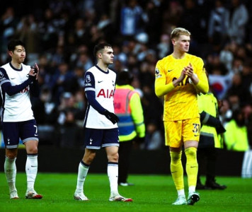 Tottenham Hotspur Dekati Zona Degradasi, Manchester United Raih Kemenangan Tipis atas Fulham