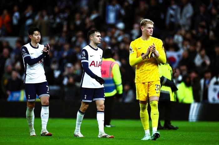 Tottenham Hotspur Dekati Zona Degradasi, Manchester United Raih Kemenangan Tipis atas Fulham