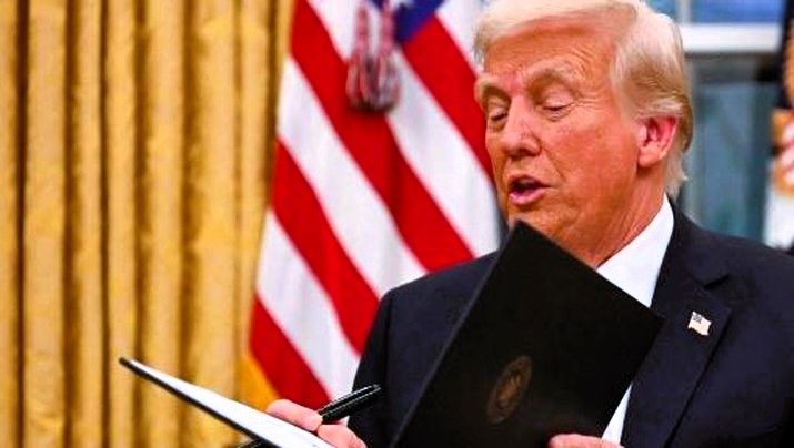 Trump Tinjau Program DEI dan Tegaskan Kebijakan Dua Jenis Kelamin