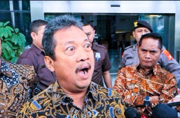 Menteri KKP Ditanya soal Kelanjutan Pagar Laut Malah Jawab Soal LPG 3Kg