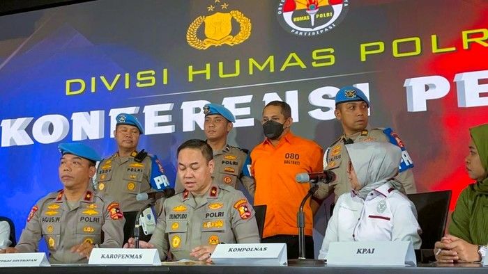 AKHIRNYA Eks Kapolres Ngada Jadi Tersangka Kasus Asusila dan Narkoba.