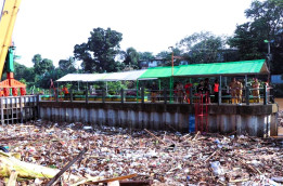 DAHSYAT! DKI Jakarta Angkut 1.500 Ton Sampah Imbas Banjir Kiriman