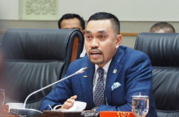 Ahmad Sahroni: Itu Orang Tolol Sedunia 