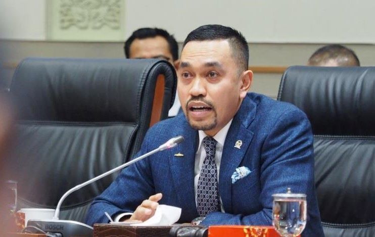 Ahmad Sahroni: Itu Orang Tolol Sedunia