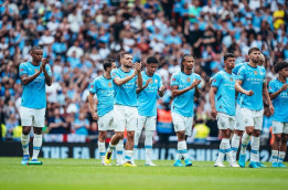 Manchester City Gasak Wolves 4-0