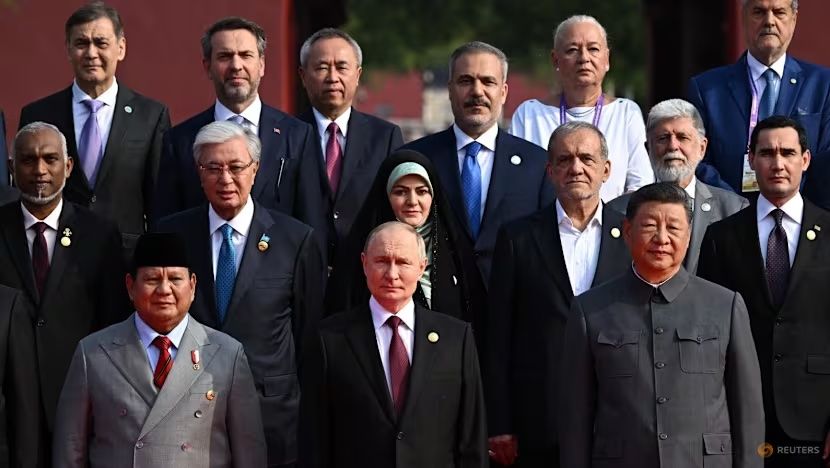 Prabowo ke China: Antara Diplomasi Dunia dan Api di Dalam Rumah